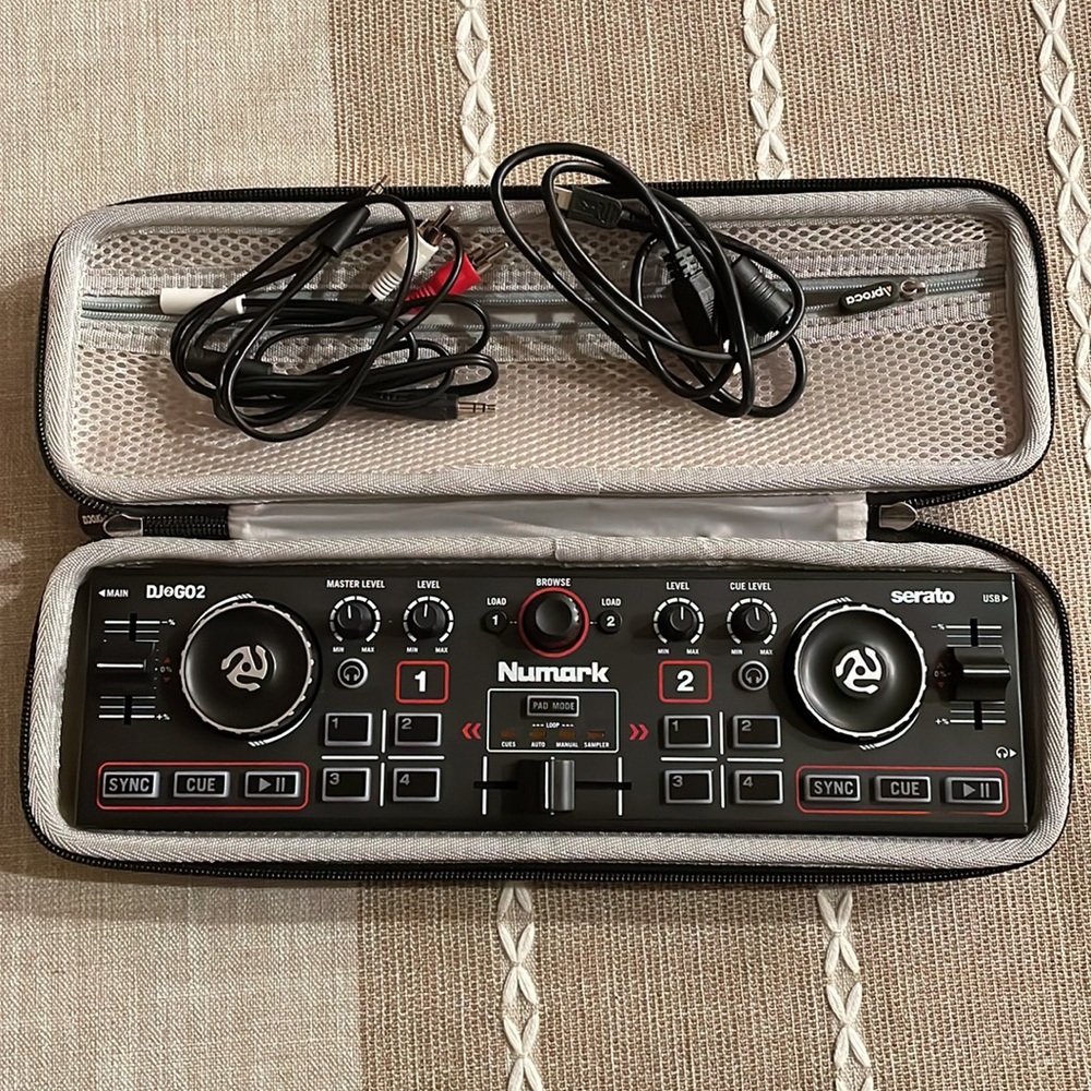 Numark DJ2Go2 DJ Controller with Case - Like New
